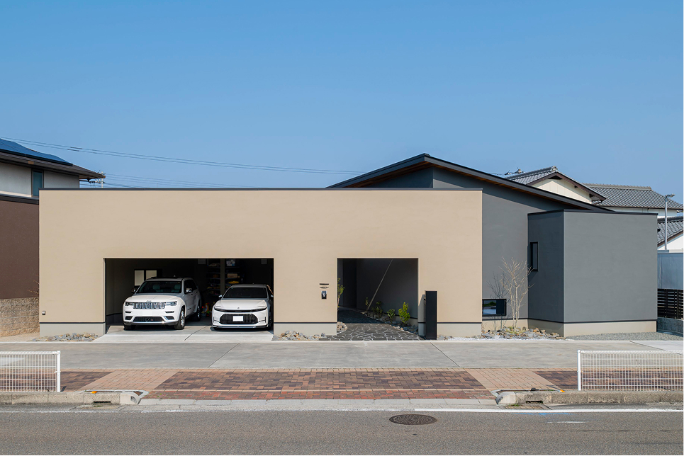 ガレージのある上質な平屋