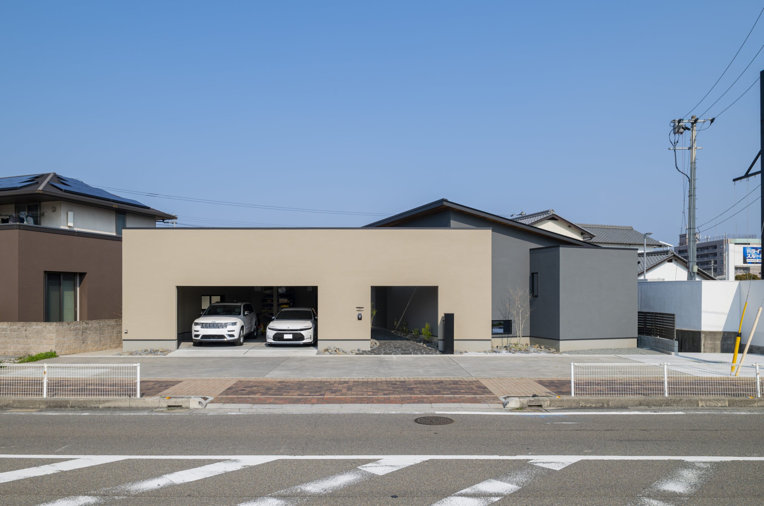 ガレージのある上質な平屋 | 株式会社クリエイト伸 | 愛媛県四国中央市